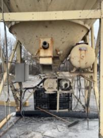 REDUCED PRICE -Stationary 300BBL Dust Silo (4 of 6)