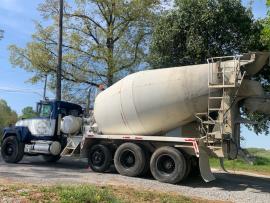 2009 10.5 Yard Mack Concrete Mixer (1 of 4)